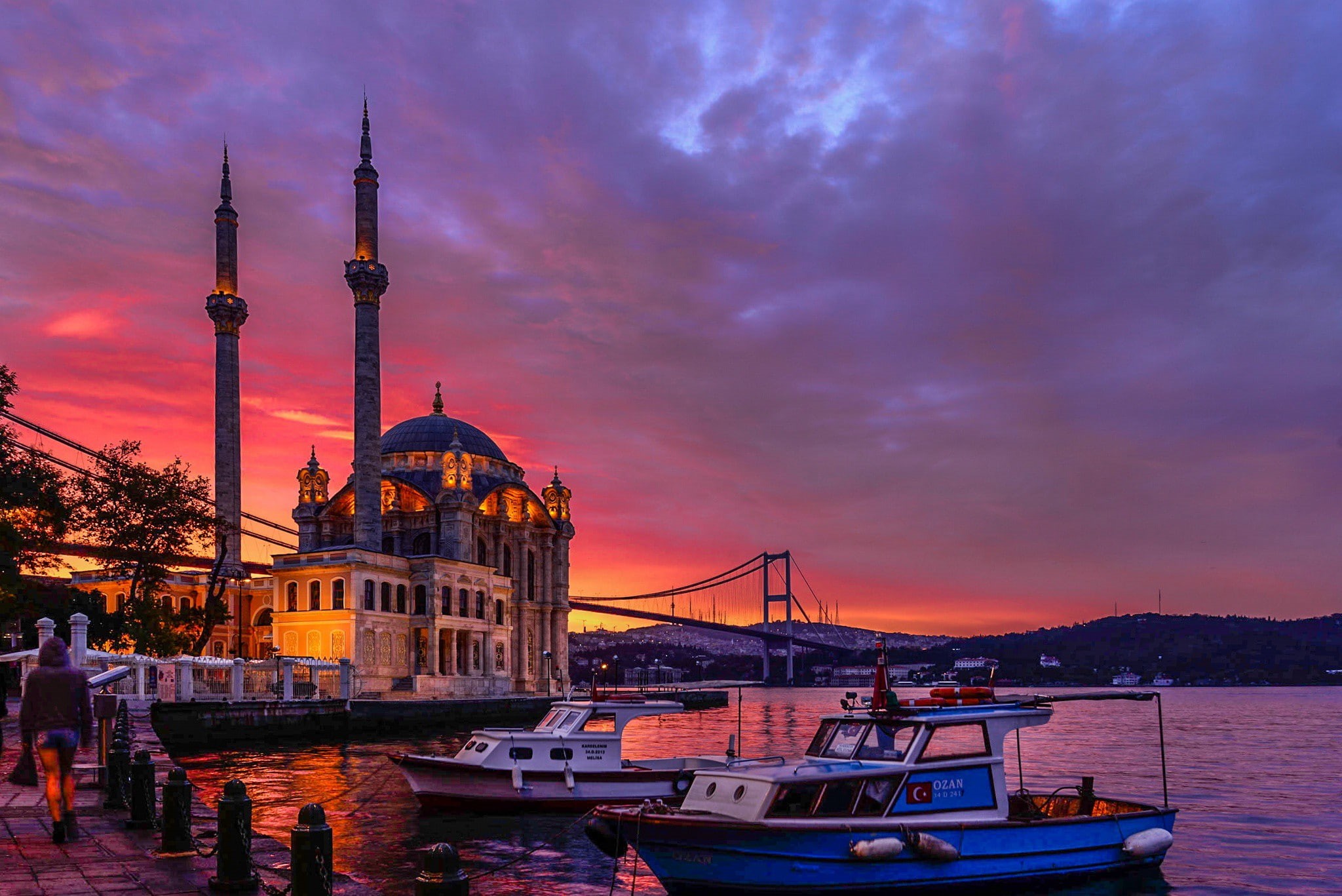 Which Bosphorus Cruise Is More Romantic?