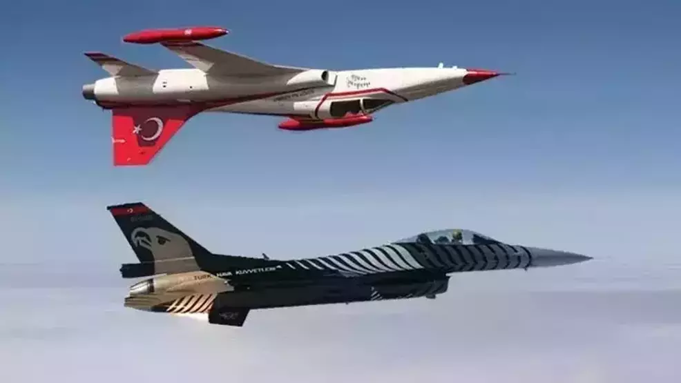 Bosphorus Cruise with Dinner and Jet Air Show Performed on the Bosphorus on National Holidays