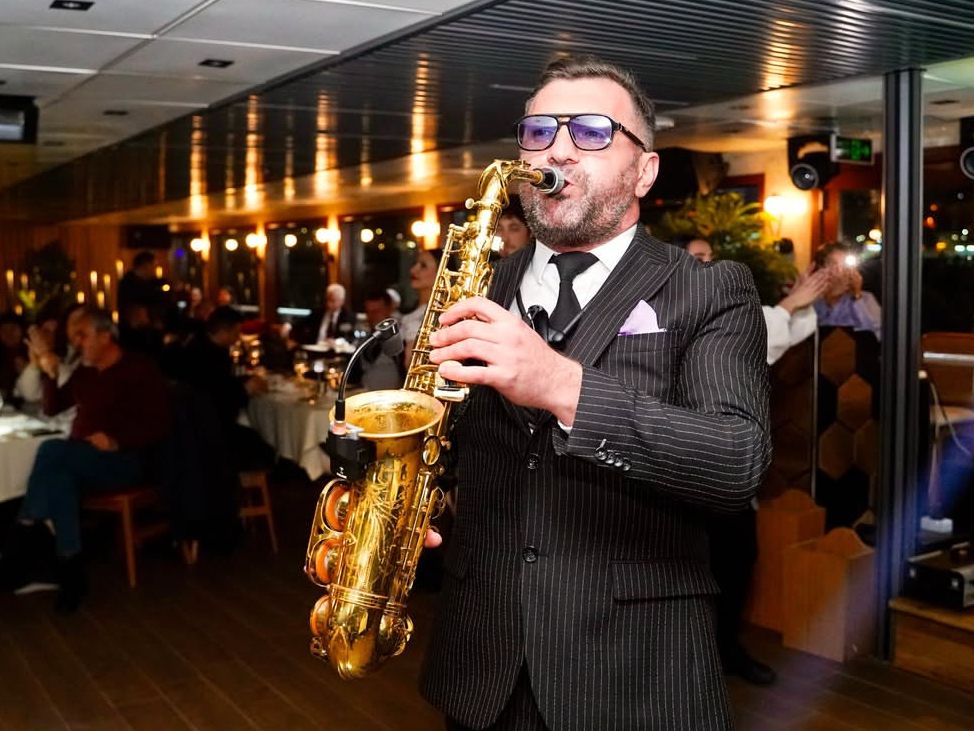 Bosphorus Cruise with Saxophone Accompaniment Istanbul's Luxurious and Melodic Sea Voyage