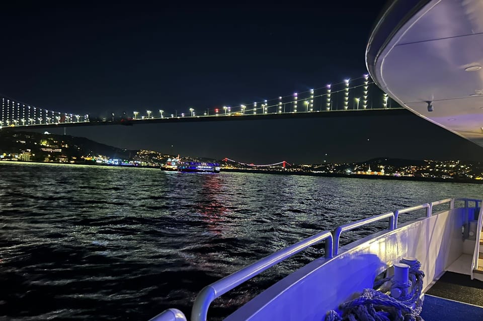 Bosphorus Dinner Cruise Transfer with Hotel Pick-up