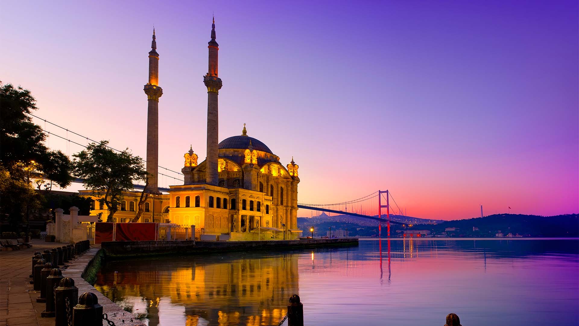 Instagrammable Landscapes on Bosphorus Cruise