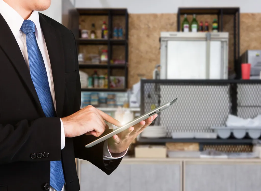 Interview: Problems and Solutions Manager Mr. Osman May Encounter During a Bosphorus Cruise