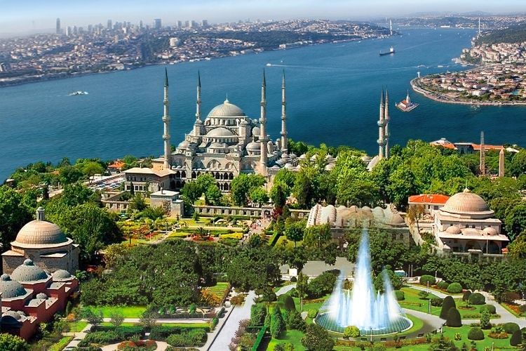 Journey from Sultanahmet to Eminönü with a Bosphorus Tour