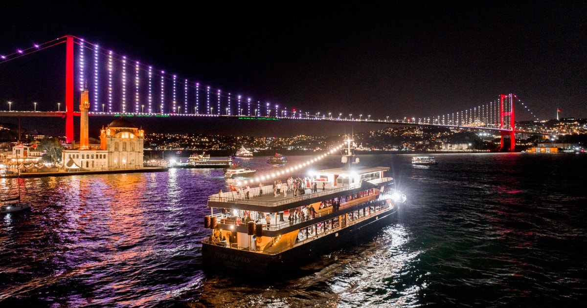 Top Bosphorus Dinner Cruise with Turkish Dance Show Experience with Alcohol Options