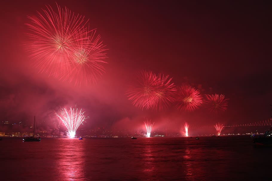Experience a Fireworks Show on the Bosphorus Cruise