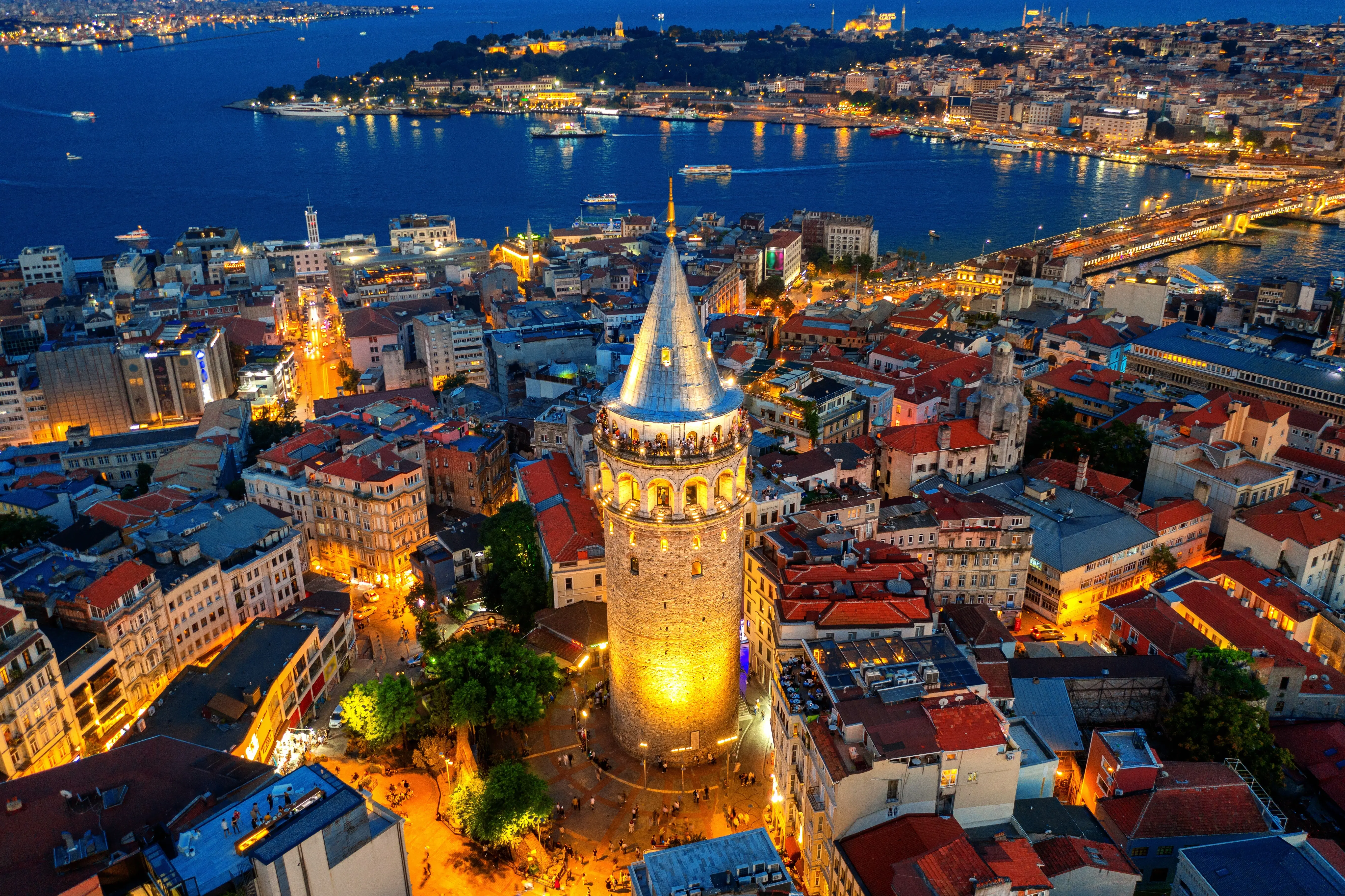 GALATA TOWER AND BOSPHORUS CRUISE EXPERIENCE