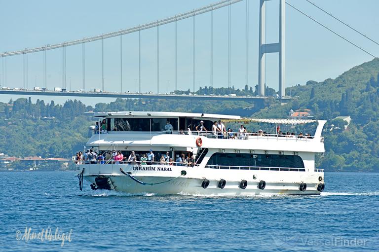 Bosphorus Cruise and Rich Turkish Breakfast Experience at Sunrise
