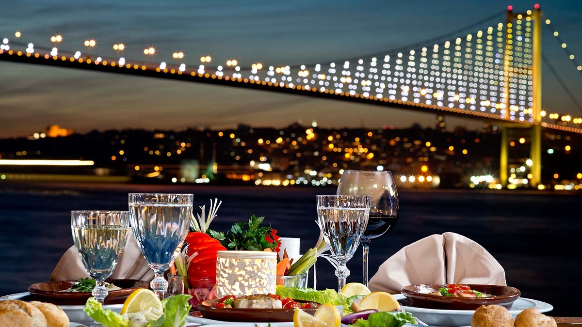 Luxurious Bosphorus Cruise - Enjoy The Turkish Night Shows with Selected Turkish Dinner