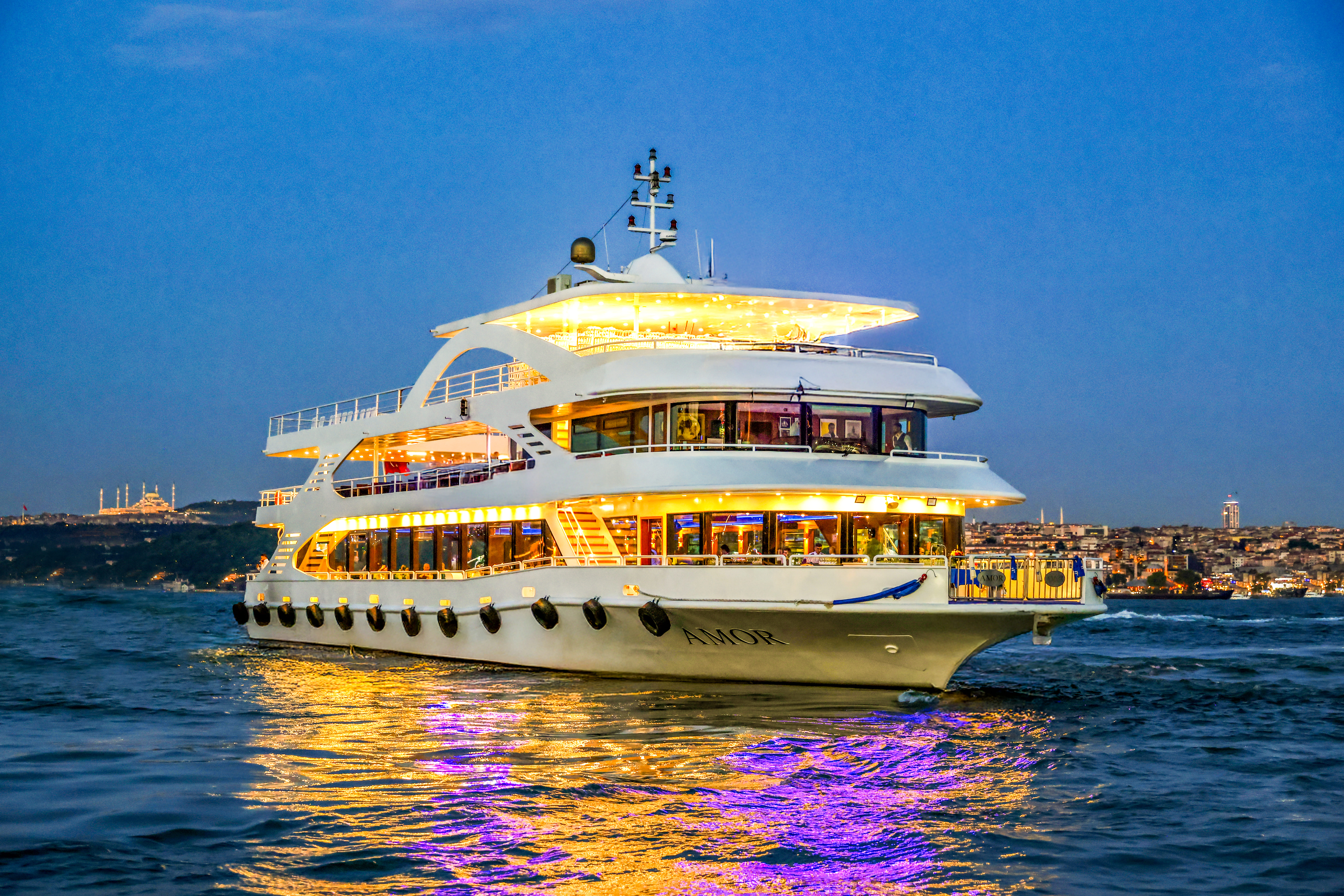 BOSPHORUS LUNCH CRUISE WITH HOTEL TRANSFER