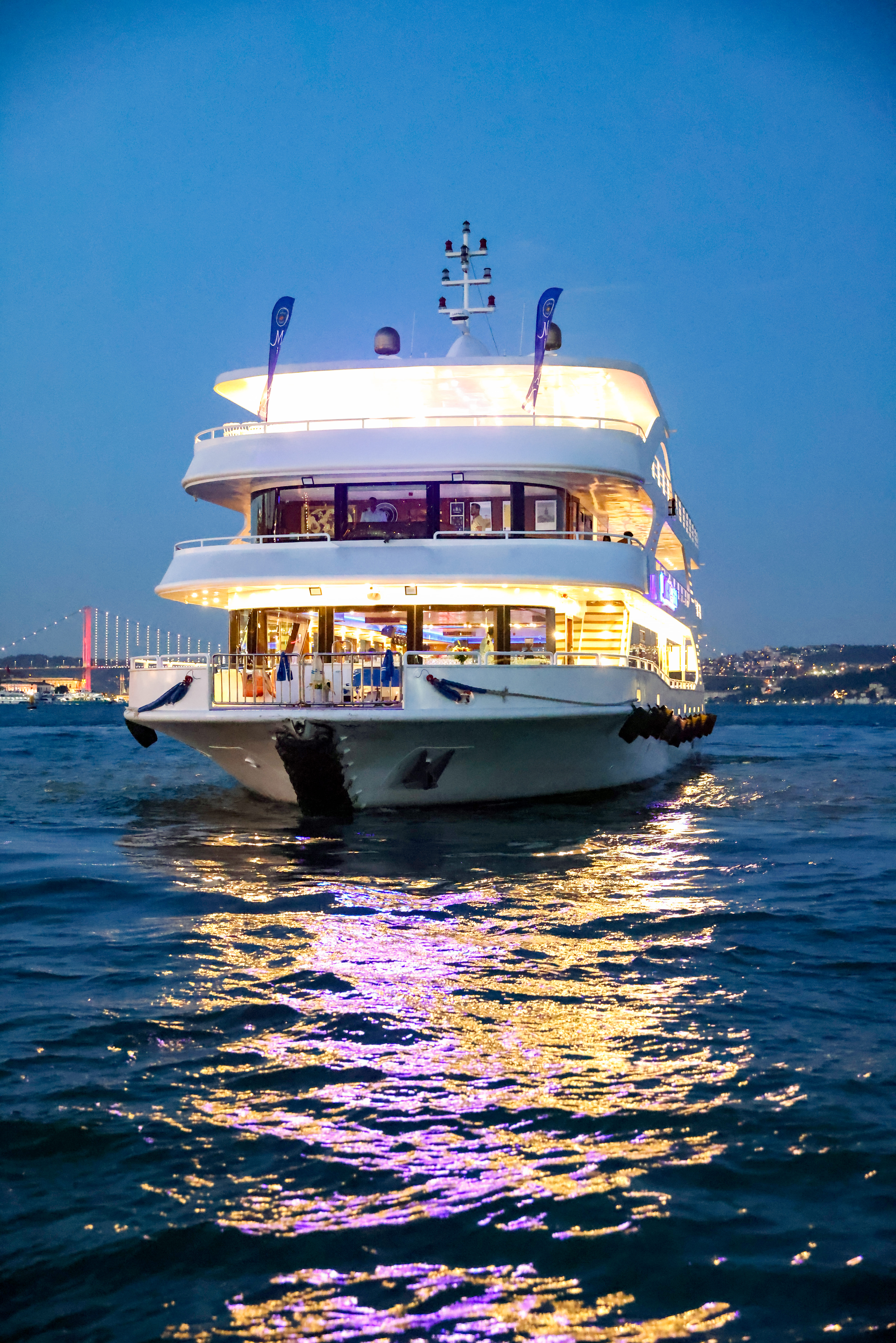 BOSPHORUS LUNCH CRUISE WITH HOTEL TRANSFER